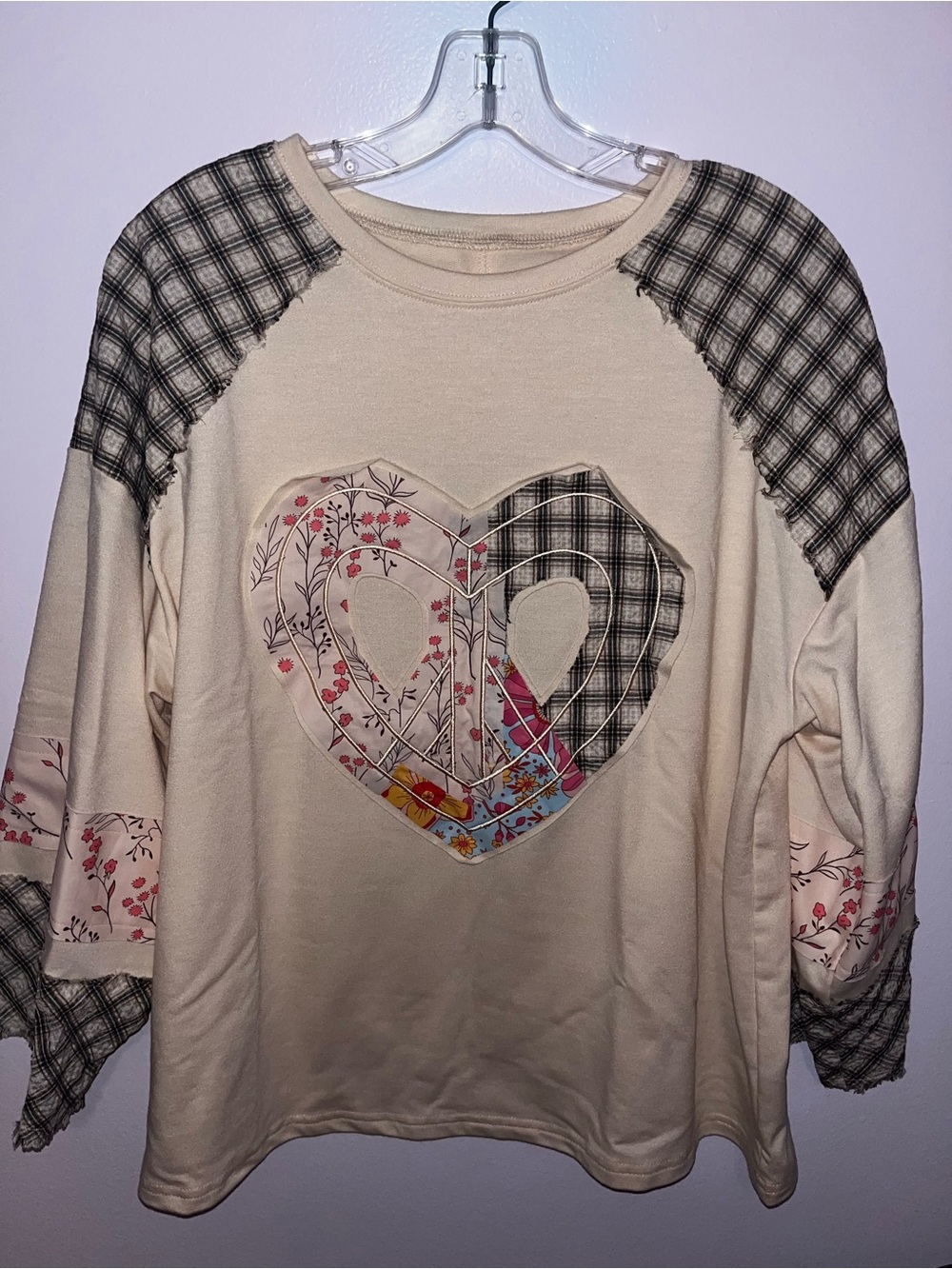 Cream Heart Patchwork Raglan Pullover Sweatshirt